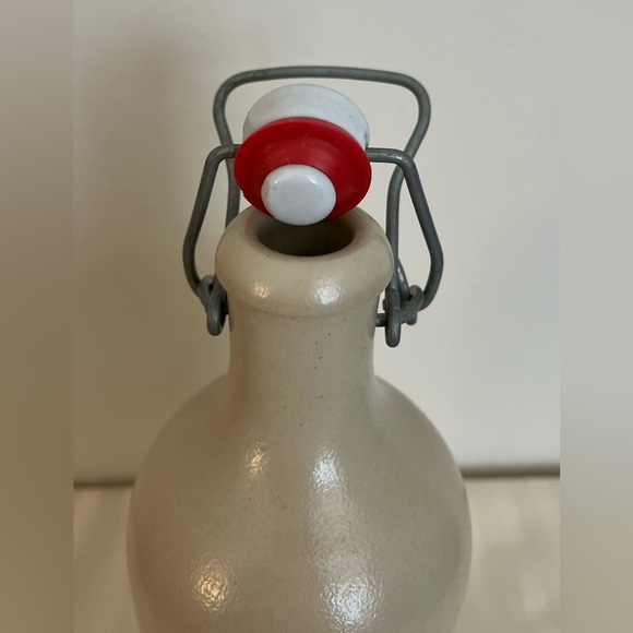 Vintage Hofbrauhaus Munchen German Beer Bottle MKM HB Stoneware w/Porcelain Cap - Picture 8 of 15